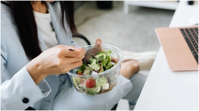 What Do I Eat When I Don’t Have Time to Cook?